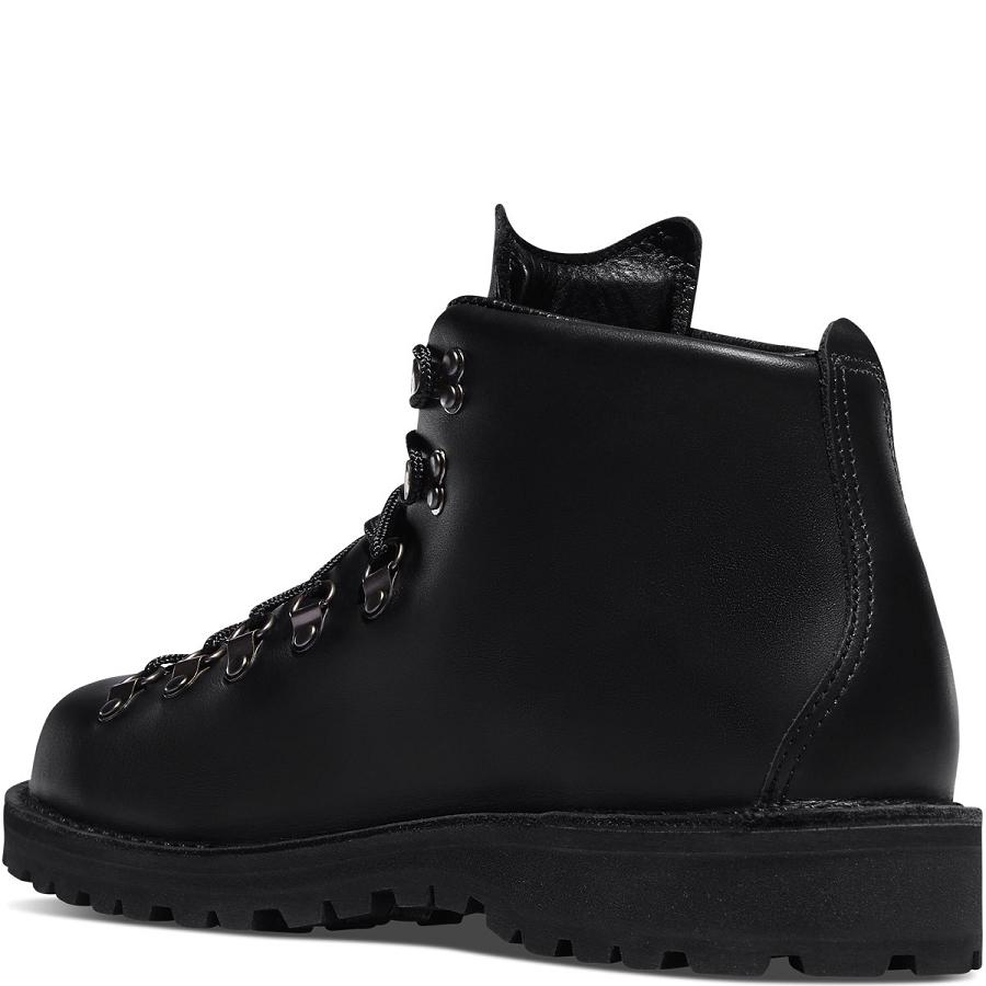 Black Men's Danner Mountain Light - GORE-TEX Hiking Boots | SG1473ZG