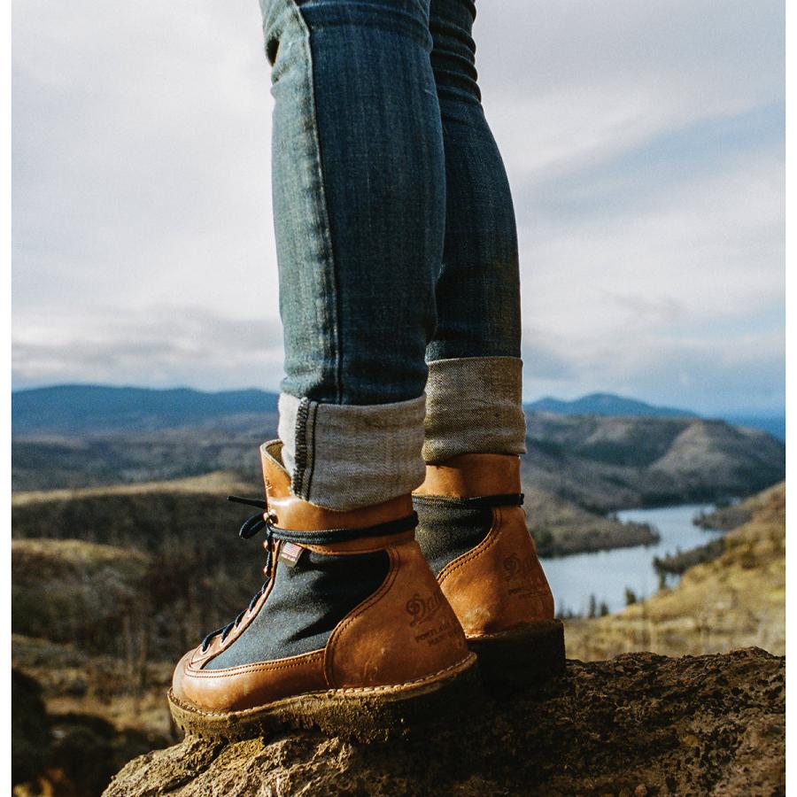 Brown Women's Danner Light Boots | SG1179SO